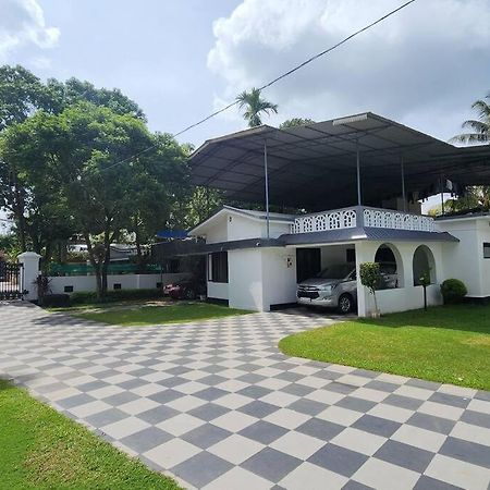 Garden Park Villa Tiruvalla Buitenkant foto
